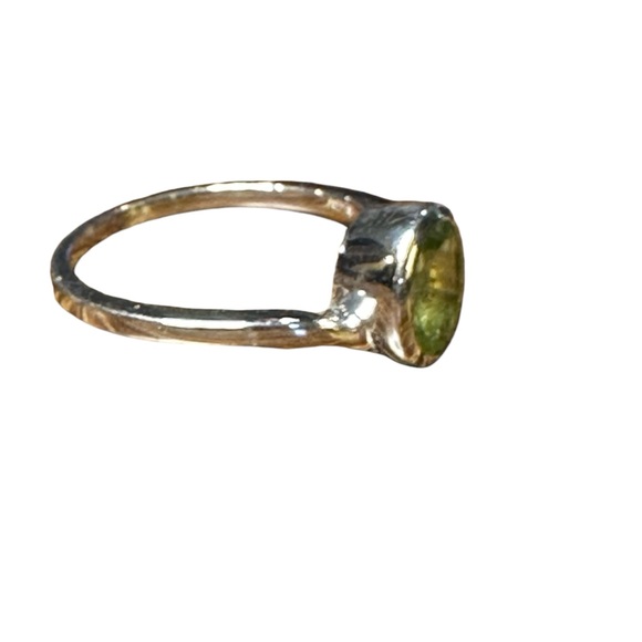 Peridot Silver Ring Size 7.0 - Picture 6 of 7